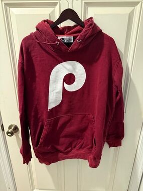 Majestic Maroon Philadelphia Phillies Hoodie with White Vintage P Logo size XL